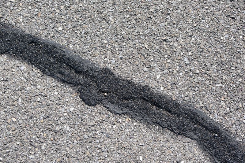 Asphalt Sealcoating Vs Driveway Replacement